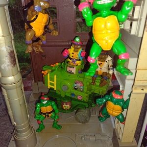 Ninja turtles action figures & accessories